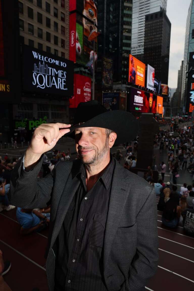 Strip Club Cowboy Mike Dickinson to Guest Live on Geno Bisconte’s “In Hot Water” Today at 4pm ET/1pm PT